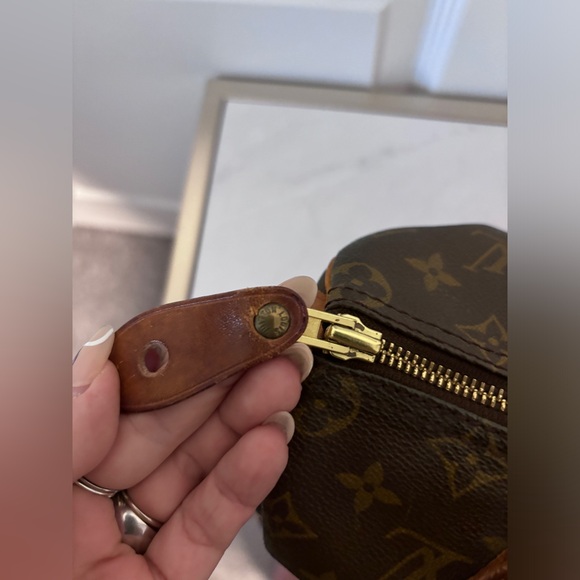 Louis Vuitton | Vintage Authentic Monogram Speedy 25 - Picture 10 of 15